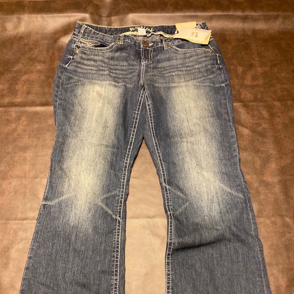 Maurices jeans NWT